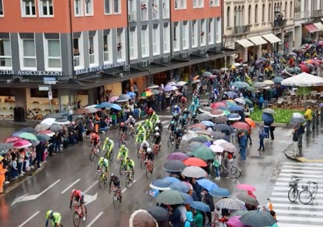 Passaggio del GIRO D'ITALIA 2015 - Foto e filmati
