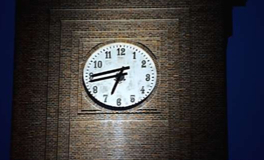 San Donà di Piave - Vi siete accorti che l'orologio del campanile ha 3 lancette ?