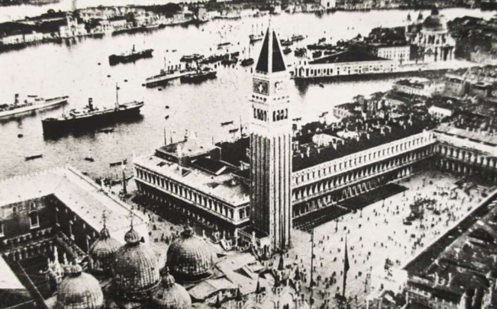 Venezia - Il Bacino San Marco con le sue navi nel tempo